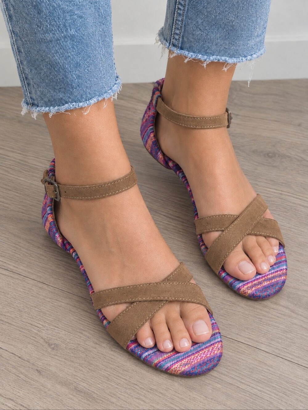TOMS Colorful Boho Sandals – Size 8